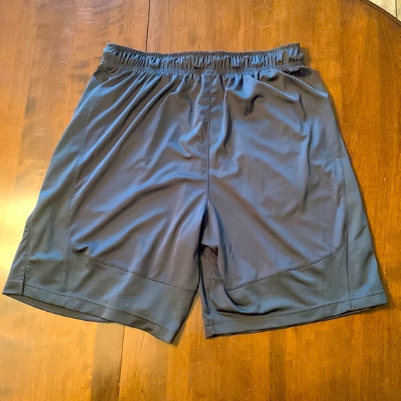 Nike Dri-Fit Athletic Shorts (Men, Size Large, Grey) - Picture 2 of 3